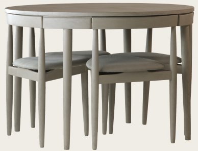 MID100 - ROUND TABLE WITH FOUR CHAIRS (THREE LEGS)