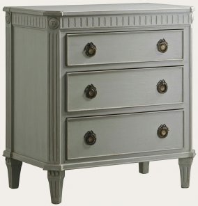 GUS046 - COMMODE WITH FLUTED CARVING SMALL